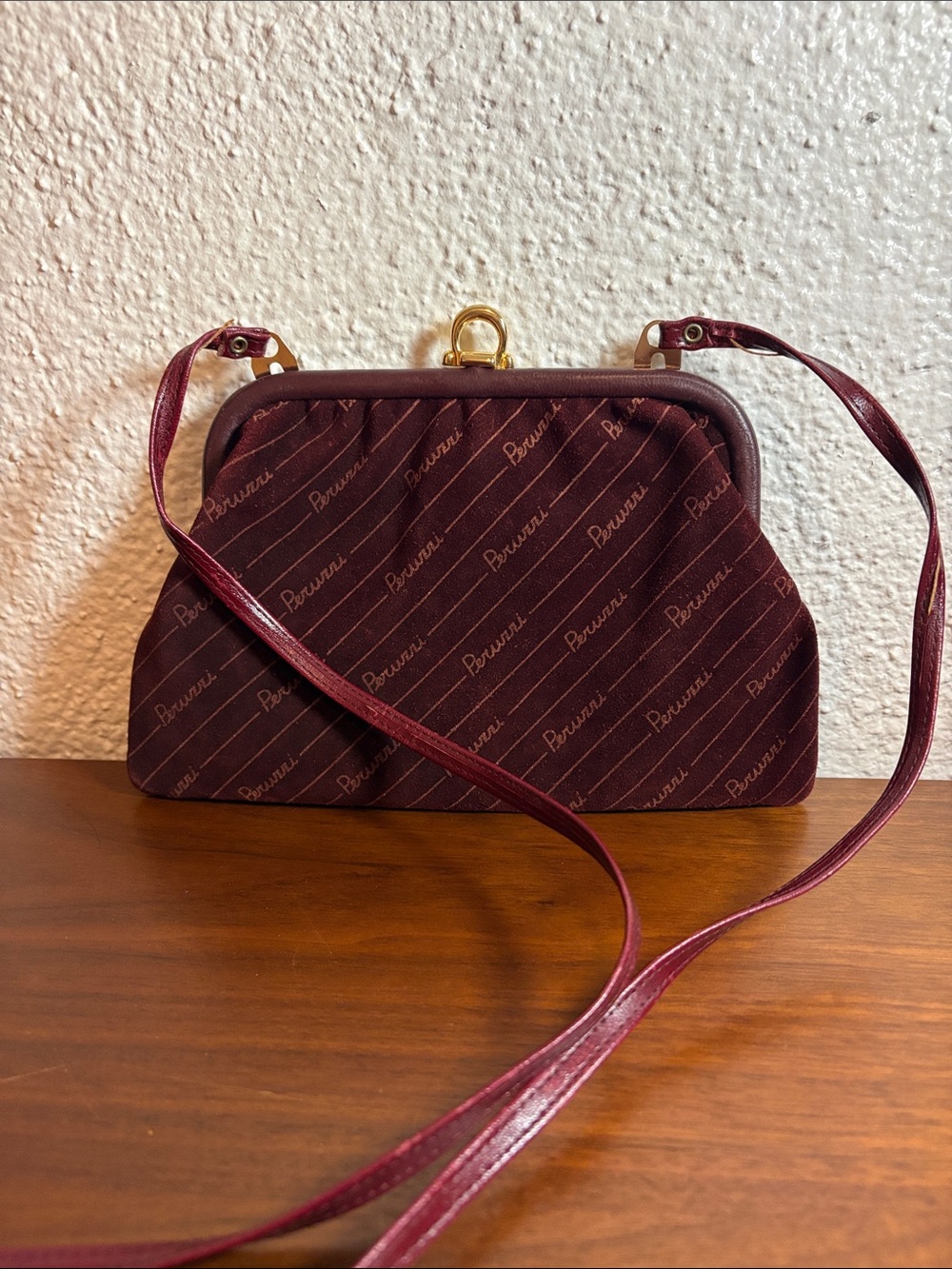 Vintage Peruzzi Firenze Velvet Burgundy Kiss-lock Clutch - Made in Italy